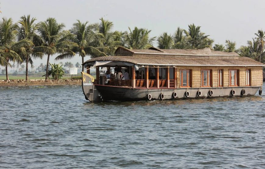 Alleppey houseboat holiday packages