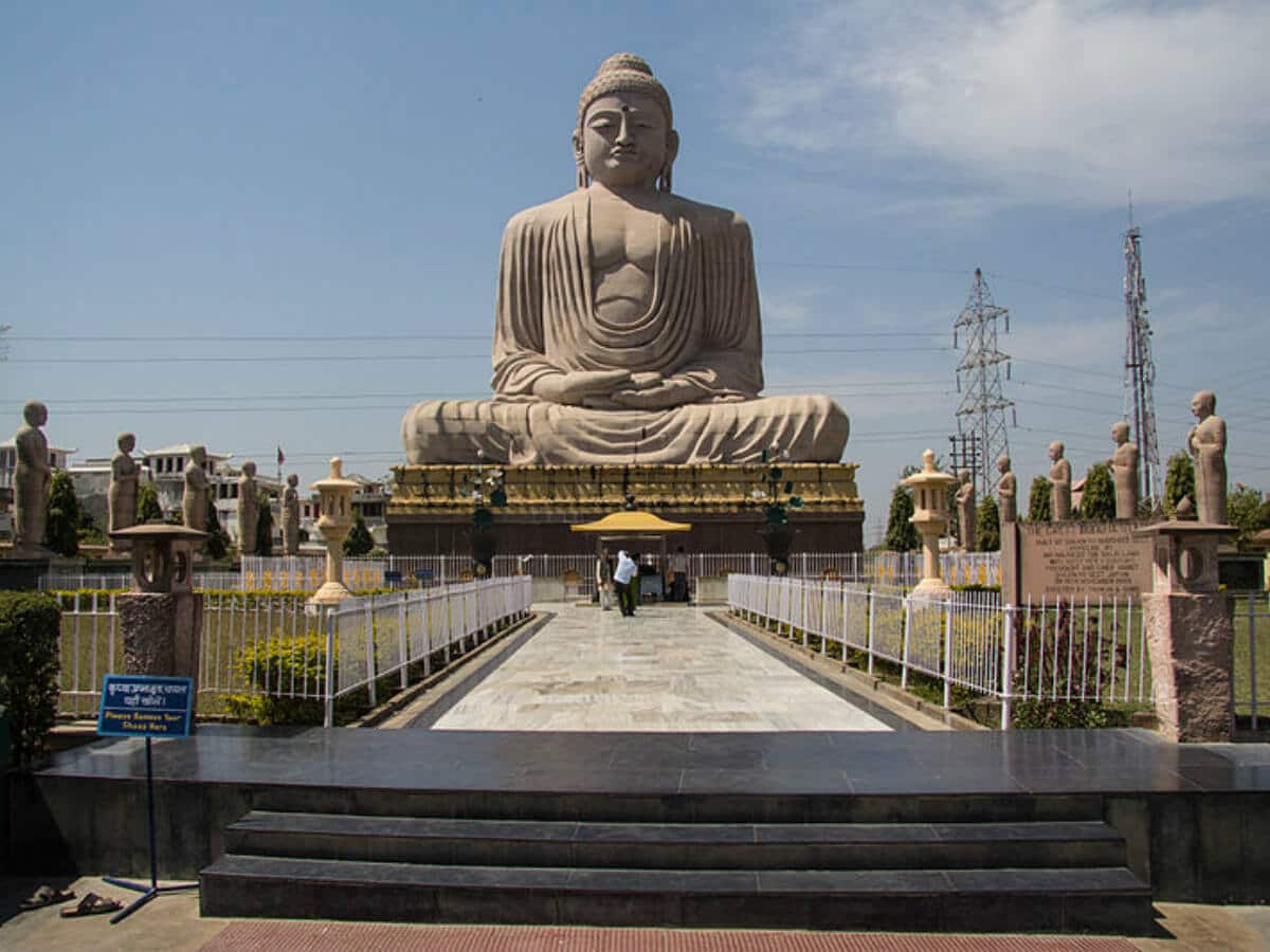 GT Holidays Varanasi Bodh Gaya tour package with Great Buddha