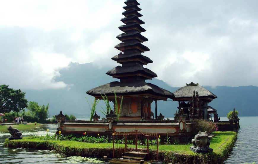 ancient temple of Pura Luhur Uluwatu bali