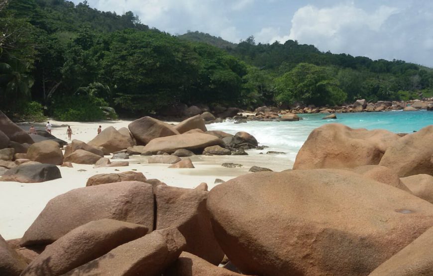 seychelles praslin beach