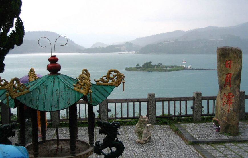 Sun Moon Lake Taipei tour package