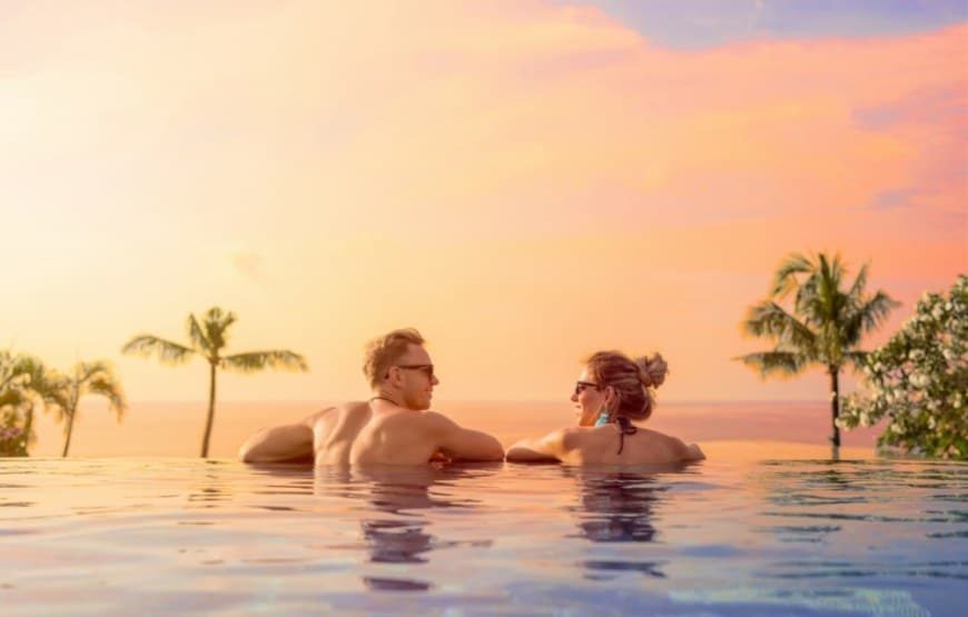 honeymoon couples at maldives resort