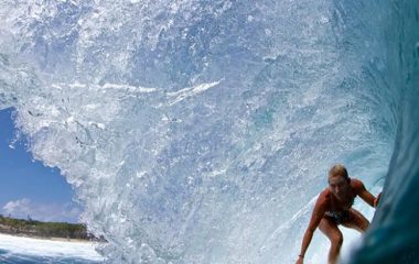 Adaaran Hudhuran Fushi Surfing